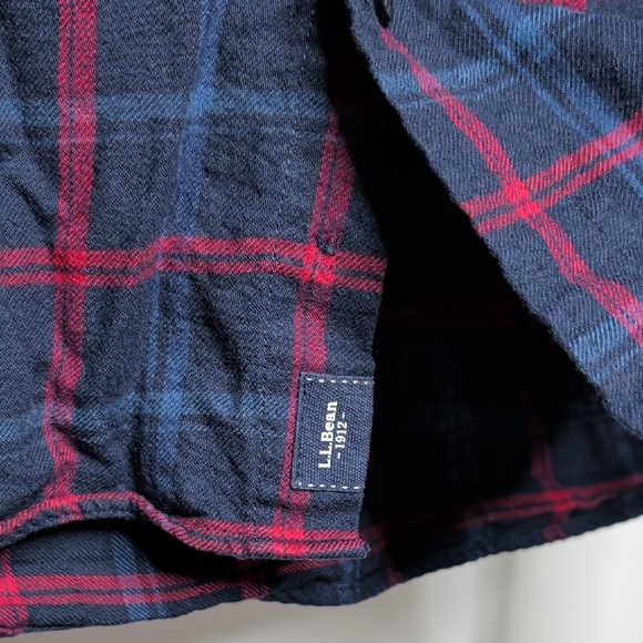 L.L. Bean Men's Red and Blue Plaid Shirt - Picture 7 of 8